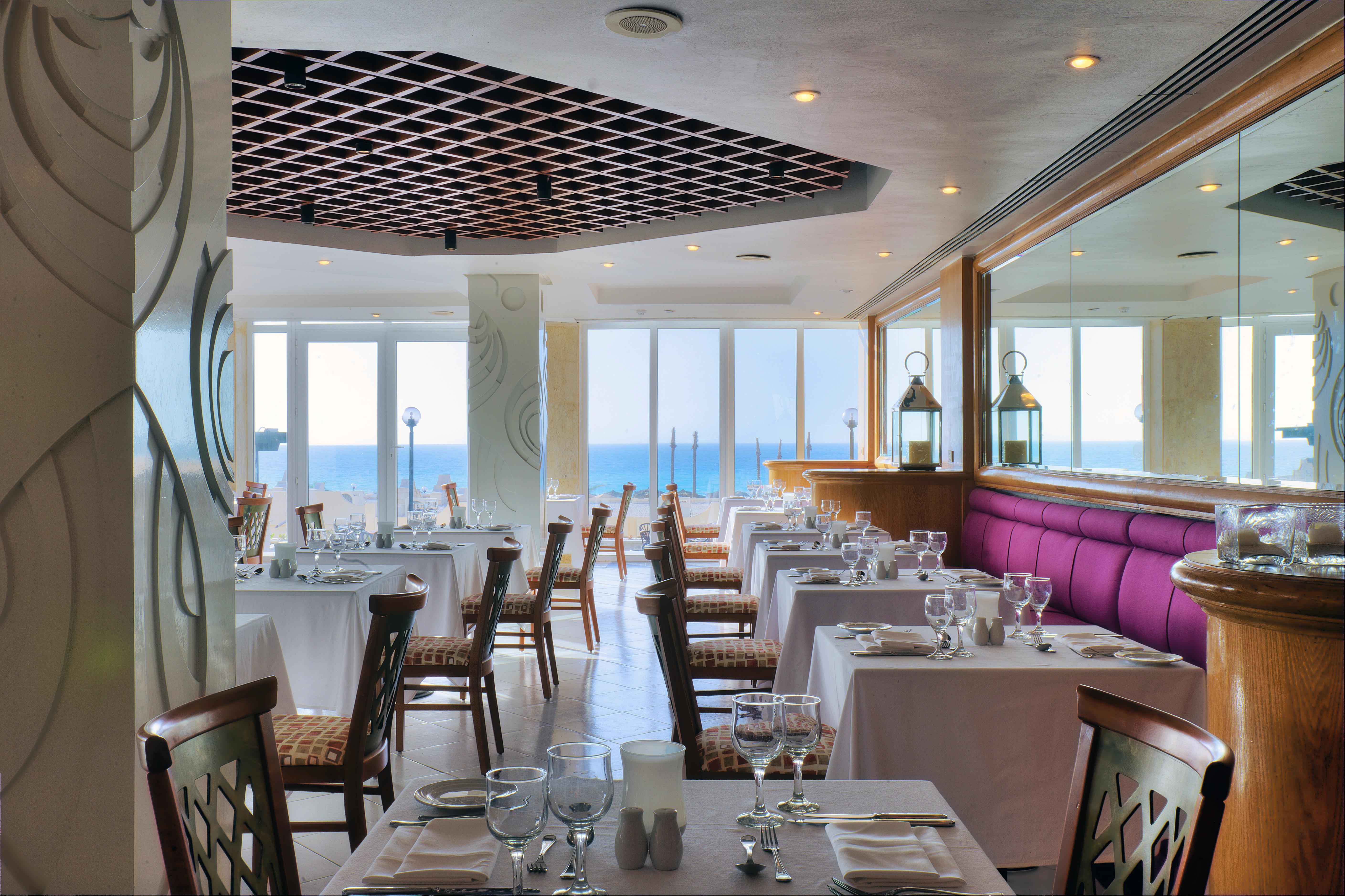 Borg El Arab Beach Resort Esterno foto The restaurant