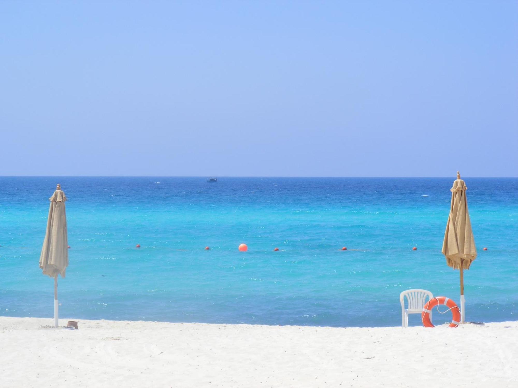 Borg El Arab Beach Resort Esterno foto The beach of Vai